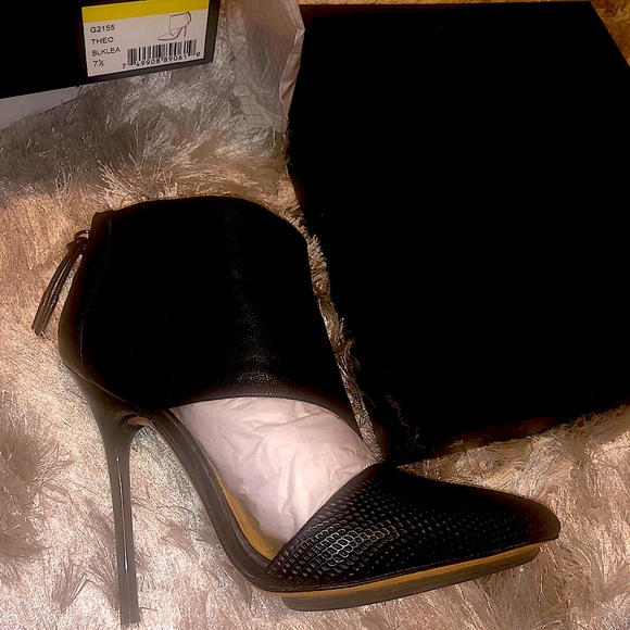 L.A.M.B. Shoes - L.A.M.B 7.5 Theo Black